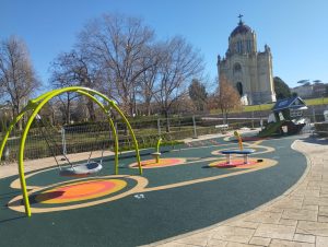 Parque infantil en guadalajara inclusivo
