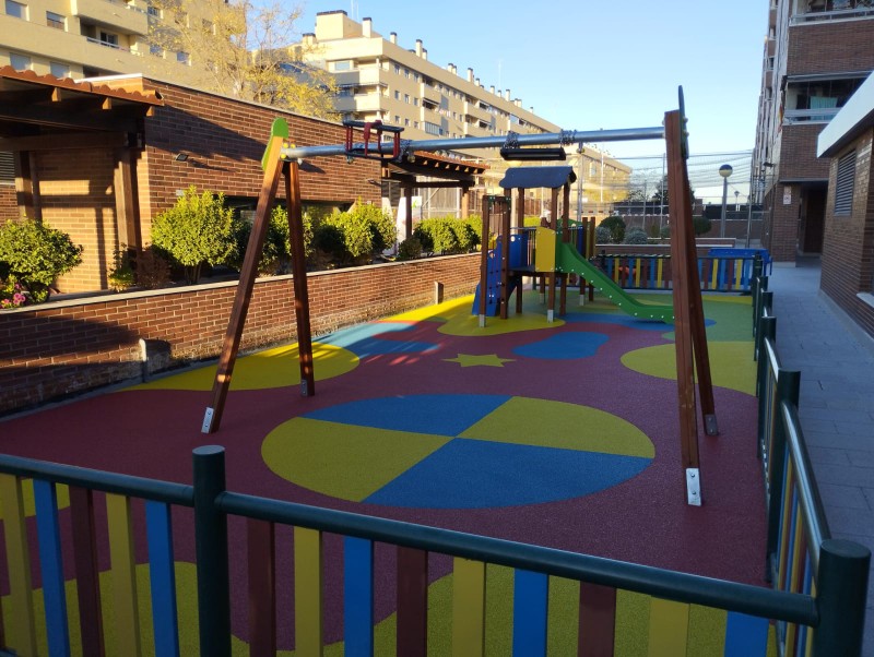 Mejora parque infantil en zonas comunes